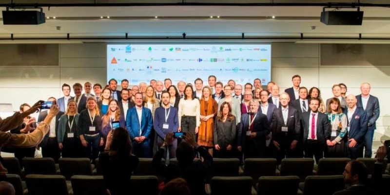The European Plastics Pact was introduced in the presence of ministers from several EU countries; participating companies; and Frans Timmermans, Vice President of the European Commission.  (European Plastics Pact)