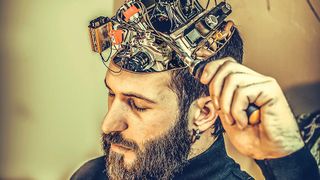 Seit der industriellen Revolution im 18. und 19. Jahrhundert haben sich Maschinen und Anlagen immer weiter entwickelt; die Mensch-Computer-Interaktion spielt eine immer größere Rolle. (Bild: frei lizenziert aytuguluturk - Pixabay)