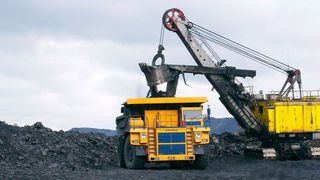 Ob Bergbau, Stahlerzeugung oder Papierherstellung: in bestimmten Industrien müssen Wälzlager widrigen Umgebungsbedingungen standhalten.  (Bild: Pixabay / Anatoliy Stafichuk)