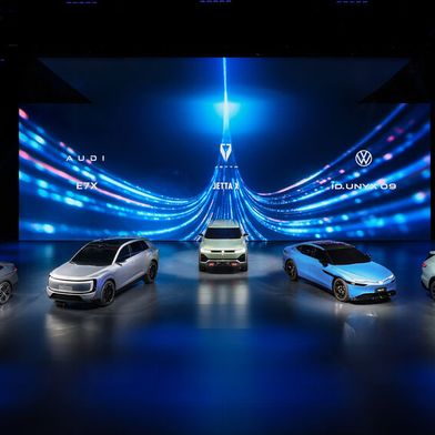 Volkswagen hat vor der Auto China 2026 neue Modelle vorgestellt: den A6L E-Tron, den AUDI E7X, den Jetta X, den ID Unyx 09 und den ID Aura T6. (Bild: Volkswagen)