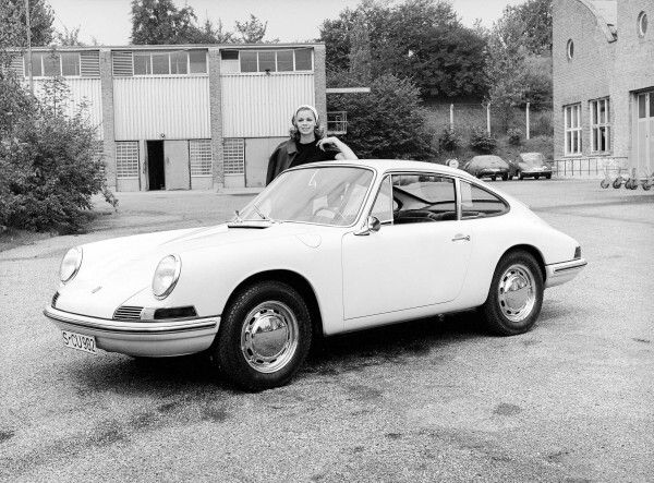 Der 911 T8 im Werkshof 1964, Prototyp 901-1 (Porsche)
