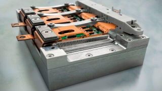Highly integrated inverter with a power density of 500 kW/l, optimized for maximum power density. (Source: Fraunhofer IZM | Volker Mai)