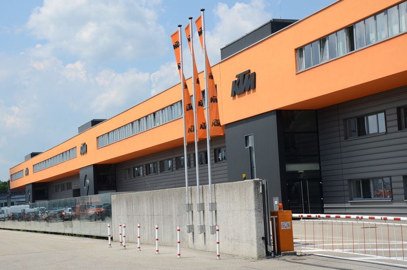 Am KTM-Hauptsitz in Mattighofen (Österreich) sind 1450 der 1700 Mitarbeiter tätig. (Michel)