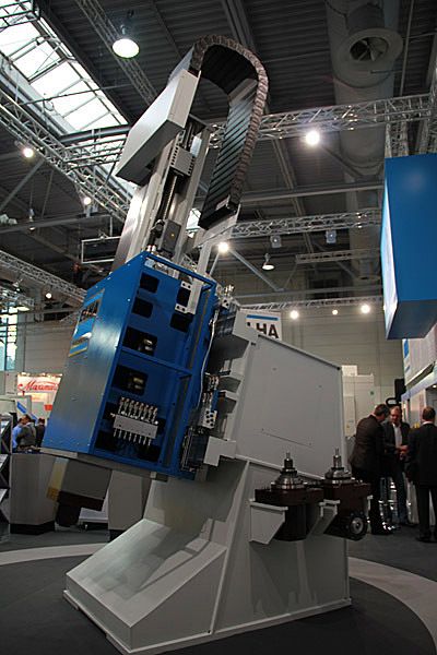 Ganz groß in Hannover: Fertigungssysteme von Elha Maschinenbau. (Archiv: Vogel Business Media)