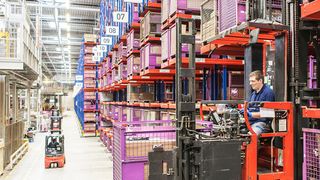 Zentrales Ersatzteillager der BMW Group im niederbayerischen Dingolfing. (Foto: BMW)