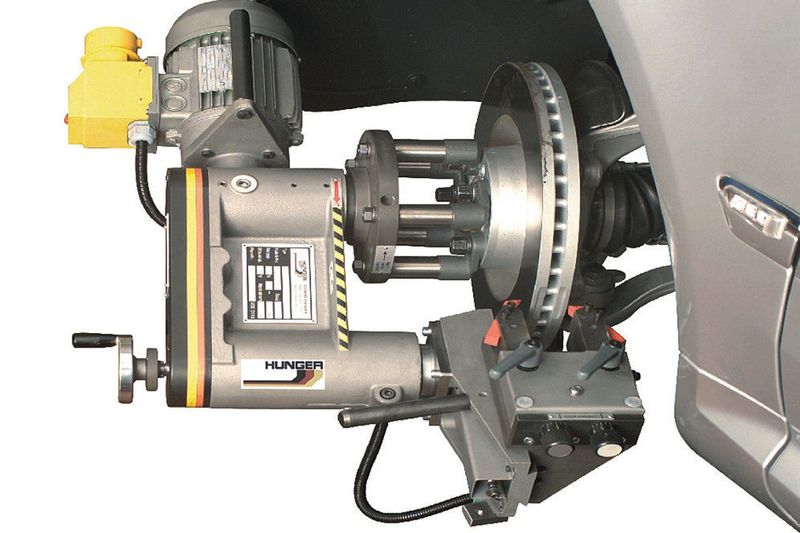 Die bewährte Abdrehmaschine E326g von Hunger in integrierter Bauweise. (Hunger)