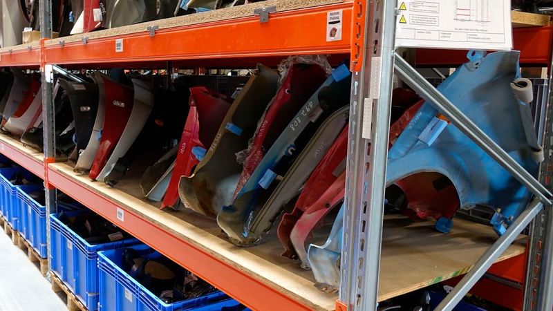 Auch eine Reparatur mit gebrauchten Ersatzteilen kann einen Unfallschaden fachgerecht beheben und den Ersatzanspruch des Geschädigten gegen den Schädiger oder seinen Versicherer erfüllen, argumentiert der Arbeitskreis V des 64. Deutschen Verkehrsgerichtstags.(Bild:  Rosenow – VCG)