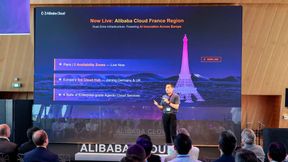 Dr. Feifei Li, Chief Technology Officer und President of International Business von Alibaba Cloud, präsentierte den Start der neuen Frankreich-Region des Unternehmens. (Bild: Alibaba Cloud)