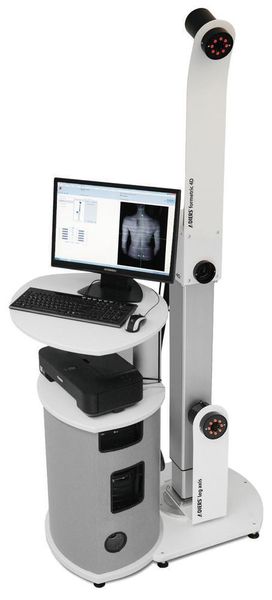 Dank ihres quadratischen Profils bildet die Alpha Colonne eine harmonische optische Einheit mit dem Vermessungssystem von DIERS (DIERS International GmbH)