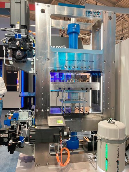 Servopresse bei Bosch Rexroth (Bild: Stefanie Michel)