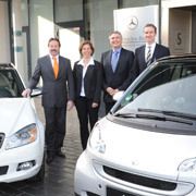Mercedes Augsburg Spendet Fur Ausbildung Bild 1 1