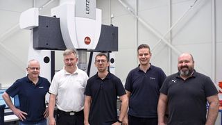 Das CAQ-Team von Eckerle unter der Leitung von Peter Hertweck: Alle fünf Key-User waren von Anfang an in die Installation und Implementierung eingebunden. Dadurch konnten sie das System aktiv mitgestalten und sind direkt mit der Software gewachsen. (Bild: Eckerle)