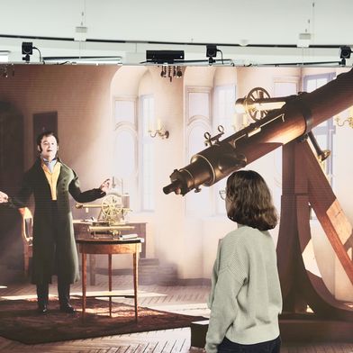 Auf der Hannover Messe 2026 konnten sich Besucher mit dem digitalen Zwilling von Joseph von Fraunhofer unterhalten – das Metaverse und KI machen es möglich.  (Bild: Fraunhofer-Gesellschaft)