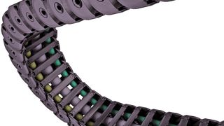 Das Tsubaki-Produktportfolio wird bestimmt durch Antriebs- und Rollenketten mit Anbauteilen und große Förderketten für die Industrie. (Tsubaki Kabelschlepp)