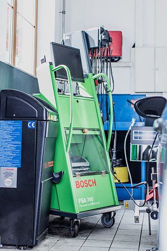 Der Betrieb investiert jährlich in die Aktualisierung und Erweiterung der Werkstattausrüstung. (Moik)