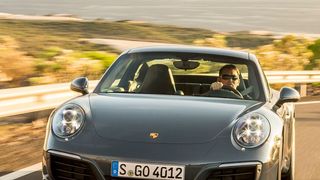 Auf Mobile.de werden immer mehr gebrauchte Sportwagen angeboten. Die Nachfrage ist jedoch verhalten. (Porsche)