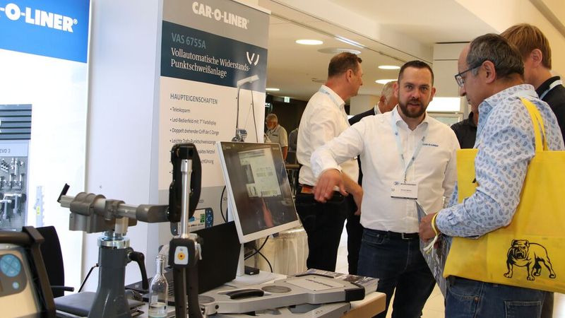 Bei Car-O-Liner standen Richt- und Meßwerkzeuge zur Karosseriereparatur im Vordergrund. (Bild: Klasing)