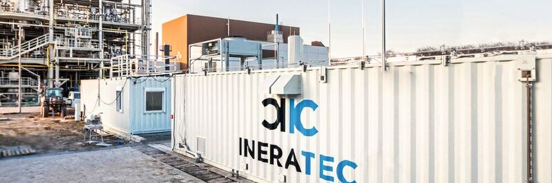 Ineratec bietet modulare chemische Anlagen für Power-to-X- und Gas-to-Liquid-Anwendungen an und liefert nachhaltige Kraftstoffe sowie chemische Produkte: Wasserstoff aus erneuerbarem Strom und Treibhausgase wie CO2 werden in E-Kerosin, CO2-neutrales Benzin, sauberen Diesel oder synthetische Wachse, Methanol oder SNG umgewandelt.