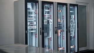 Durch die konsequente Vernetzung sämtlicher Mess- und Steuerungskomponenten ermöglicht der ABB Ability Energy and Asset Manager ein intelligentes Energie- und Anlagenmanagement.   (Bild: ABB)