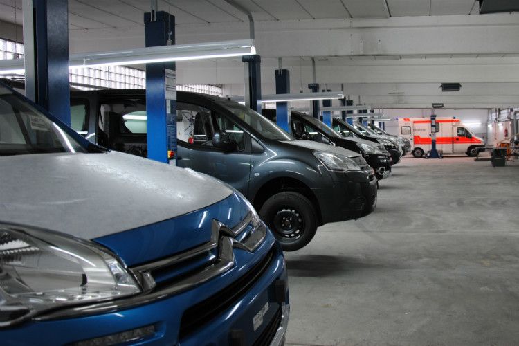 Platz genug für Umbauten: Im vergangenen Jahr hat der Fahrzeugsonderbau der Bleker-Gruppe rund 250 Fahrzeuge umgerüstet. (Foto: Baeuchle)