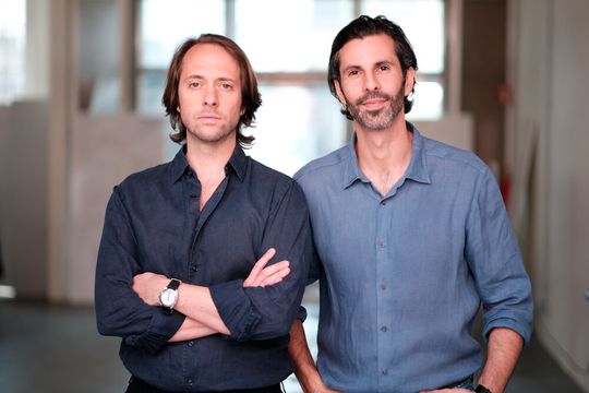 Willi Ruopp (l.) und Marlon Gerat, die Gründer der innovativen B2B-Beschaffungsplattform CNC24, die Kunden und Zulieferer in Sachen Präzisionsteile schneller und gezielter zusammenbringt, sind stolz auf die erste erfolgreich verlaufene Finanzierungsrunde. Jetzt wird richtig durchgestartet. Willi Ruopp (l.) und Marlon Gerat, die Gründer der innovativen B2B-Beschaffungsplattform CNC24, die Kunden und Zulieferer in Sachen Präzisionsteile schneller und gezielter zusammenbringt, sind stolz auf die erste erfolgreich verlaufene Finanzierungsrunde. Jetzt wird richtig durchgestartet.