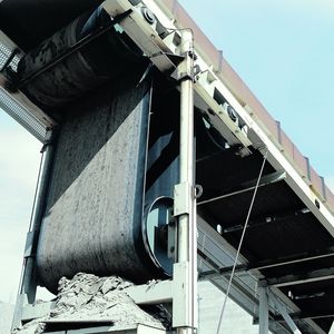 Die mechanischen Antriebsprodukte kommen in Ausrüstungen wie Förderbändern, Hebezeugen, Brechwerken und Belüftungsanlagen ebenso zum Einsatz wie in mobilen Transportmaschinen und -systemen.