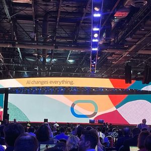 „AI changes everything.“ - KI verändert alles. Das war das Motto der diesjährigen Oracle AI World. (Bild:  Paula Breukel)