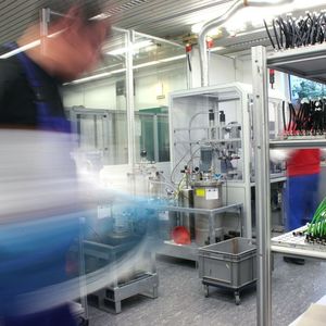 Knapp 500 Mitarbeiter arbeiten bei dem Steckverbinder- und Gehäusespezialisten.
