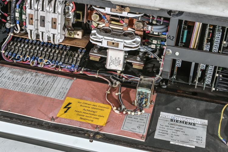 Die Steuerungseinheit für den Elektroantrieb im Detail. (Bild: Volkswagen AG)