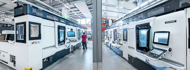 2016 hat das Eisenwerk Erla eine automatisierte mechanische Bearbeitung aus insgesamt 18 verketteten NLX 2500|700 aufgebaut. (DMG Mori)