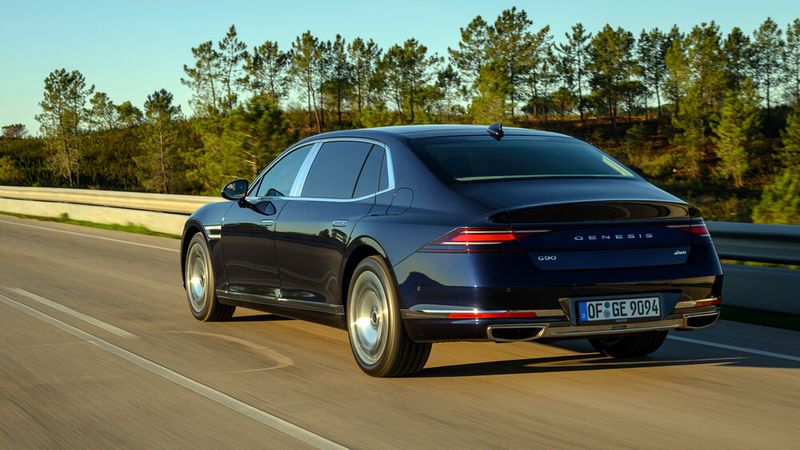 Die Luxuslimousine soll im Revier der Mercedes S-Klasse, des BMW 7er oder des Audi A8 wildern. (Bild: Genesis)
