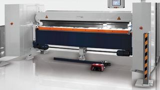 Das Biegeprogramm zur Steuerung von Oberwange, Biegewange und Hinteranschlag wird am Touchdisplay der POS-2000-Professional-Steuerung erstellt. (Bild: Schröder Group)