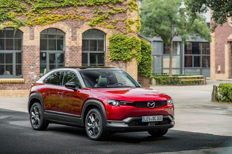 „Human modern“ hat Mazda das Design des MX-30 getauft. (Bild: Mazda)