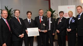Von links: Dr. Jürgen M. Geißinger (Schaeffler AG), Georg F. W. Schaeffler (Schaeffler AG), Prof. Dr.-Ing. Lutz Mädler (IWT), Prof. Dr.-Ing. Hans-Werner Zoch (IWT), Prof. Dr.-Ing. habil. Dr.-Ing. E.h. Ekkard Brinksmeier (Direktor IWT Bremen), Prof. Dr.-Ing. Peter Krug (IWT), Maria-Elisabeth Schaeffler (Schaeffler AG), Dr.-Ing. Frank Stahl (IWT). (Bild: Schaeffler)