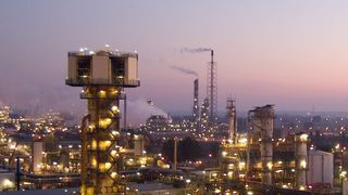 Am Verbundstandort Antwerpen produziert BASF u.a. Polyamid 6.  (Bild: BASF)