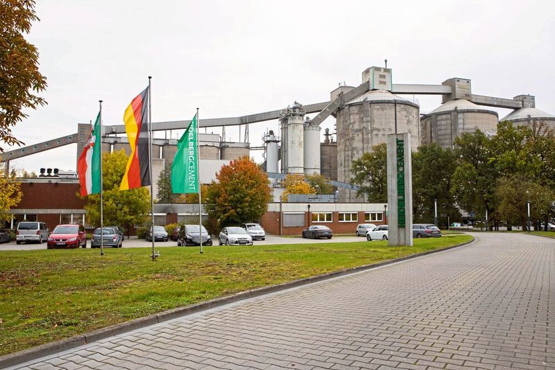 Bereits seit 1909 wird am Standort von Heidelberg Cement in Ennigerloh Zement produziert. (Bild: Jungmann Systemtechnik)
