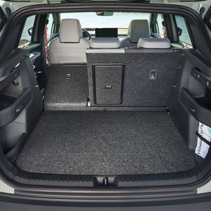 ... dafür ist an den Innenseiten kleine Regale für ebenso kleine Utensilien eingebaut, die für Ordnung sorgen sollen.(Bild:  Skoda)