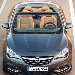 Sehr dynamisch: Mit dem Cascada will Opel vor allem Kunden viersitziger Cabriolets der Premiumhersteller abwerben. Mit 4,70 Metern Länge und 1,84 Metern Breite bewegt sich der Cascada dabei auf dem Niveau eines Volkswagen Eos.