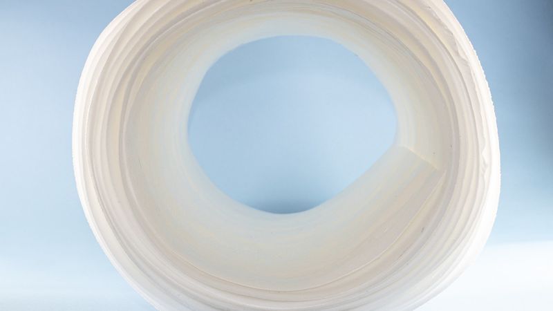 Thanks to its property profile, the bio-based foam made from polybutylene succinate can replace conventional polyethylene (PE) foams in important areas of application—for example in packaging, protection and transportation solutions as well as in construction applications.(Image: Fraunhofer ICT)