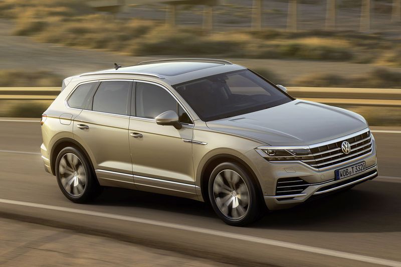 Im Herbst 2018 folgt ein 250 kW/340 PS starker Dreiliter-V6-Benziner, 2019 ein Vierliter-V8-Turbodiesel mit 310 kW/421 PS. (VW)