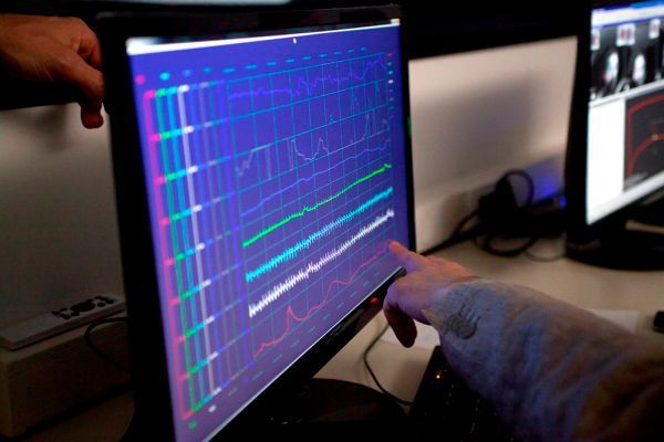 „Driver-in-Motion“ im Honda Technikzentrum Deutschland: Der neue Fahrsimulator greift auf neun Aktoren zurück, wodurch zusätzliche Bewegungsbereiche erzeugt werden - das ist einzigartig in der Branche. (Honda)