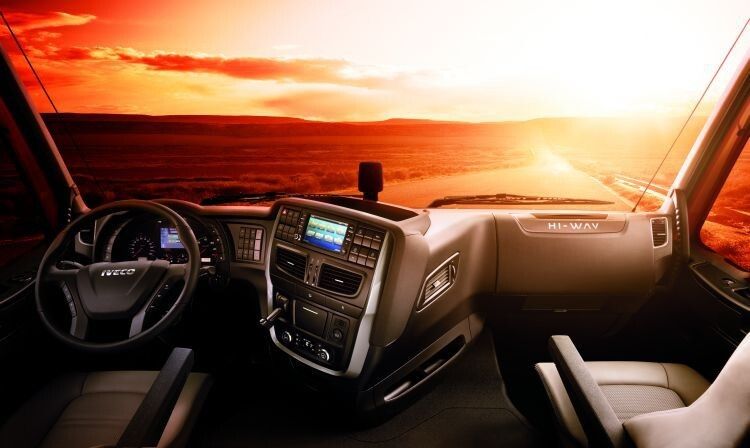 Neu beim Stralis Hi-Way ist auch das Fahrerhaus. Iveco hat die neu konzipierte Kabine mit  Telematiksystemen, Kundenservice-Tools sowie mit  Verkehrssicherheitsfunktionen ausgestattet. (Foto: Iveco)