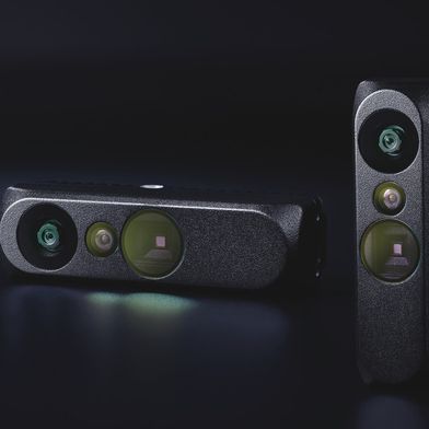 Die multimodale 3D-ToF-Kamera O3P von IFM führt Roboter sicher und reibungslos durch den Arbeitsalltag. (Bild: IFM)