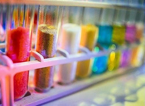 Arkema hat zum 1. Juli die Preise für seine Lösemittel MIBK, DAA, HG und Isophorone um 50 Euro pro Tonne angehoben. Als Begründung nennt das Unternehmen gestiegene Kosten für Rohstoffe und Energie. Der Preis für Ethylen-Vinyl-Copolymere wurde in zwei Stufen erhöht, Ende Mai um 50 Euro, zum 1. Juli um 80 Euro.  (Bild: Arkema)