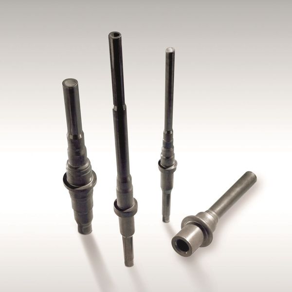 Die Schmiedepressen vom Typ MML2 formen Antriebs- und Fahrwerkkomponenten wie Kegelzahnräder oder Getriebewellen. (Schuler)