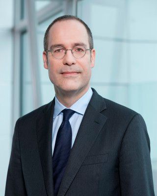 Jörg Krämer, Chefvolkswirt der Commerzbank: „Deutschland erlebt einen konsumgetriebenen Scheinaufschwung. Unter der glänzenden Oberfläche kommt es aber zunehmend zu Fehlentwicklungen.“ (Bild: Commerzbank)