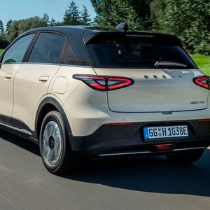Jetzt kommt der kleine Elektriker zu Preisen ab 19.900 Euro zu uns. (Bild: Geely)