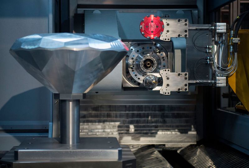 Garant für gute Geschäfte, Schaufenster für den internationalen Markt, Taktgeber für die Zukunft der Produktion – so beschreiben die Aussteller die EMO Hannover 2017. (VDW)