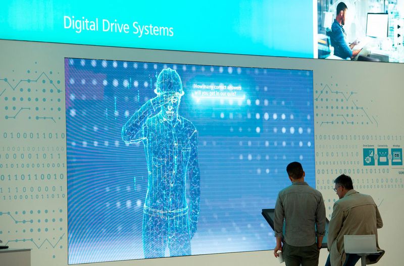 Presse-Highlight-Tour am 22. April 2018: Siemens AG, Halle 9, Stand D35 (Bild: Siemens AG)