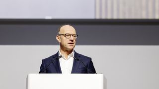 Finanzvorstand Arno Antlitz gibt dem VW-Konzern maximal zwei Jahre, um die Kosten in den Griff zu bekommen. (Bild: Volkswagen)